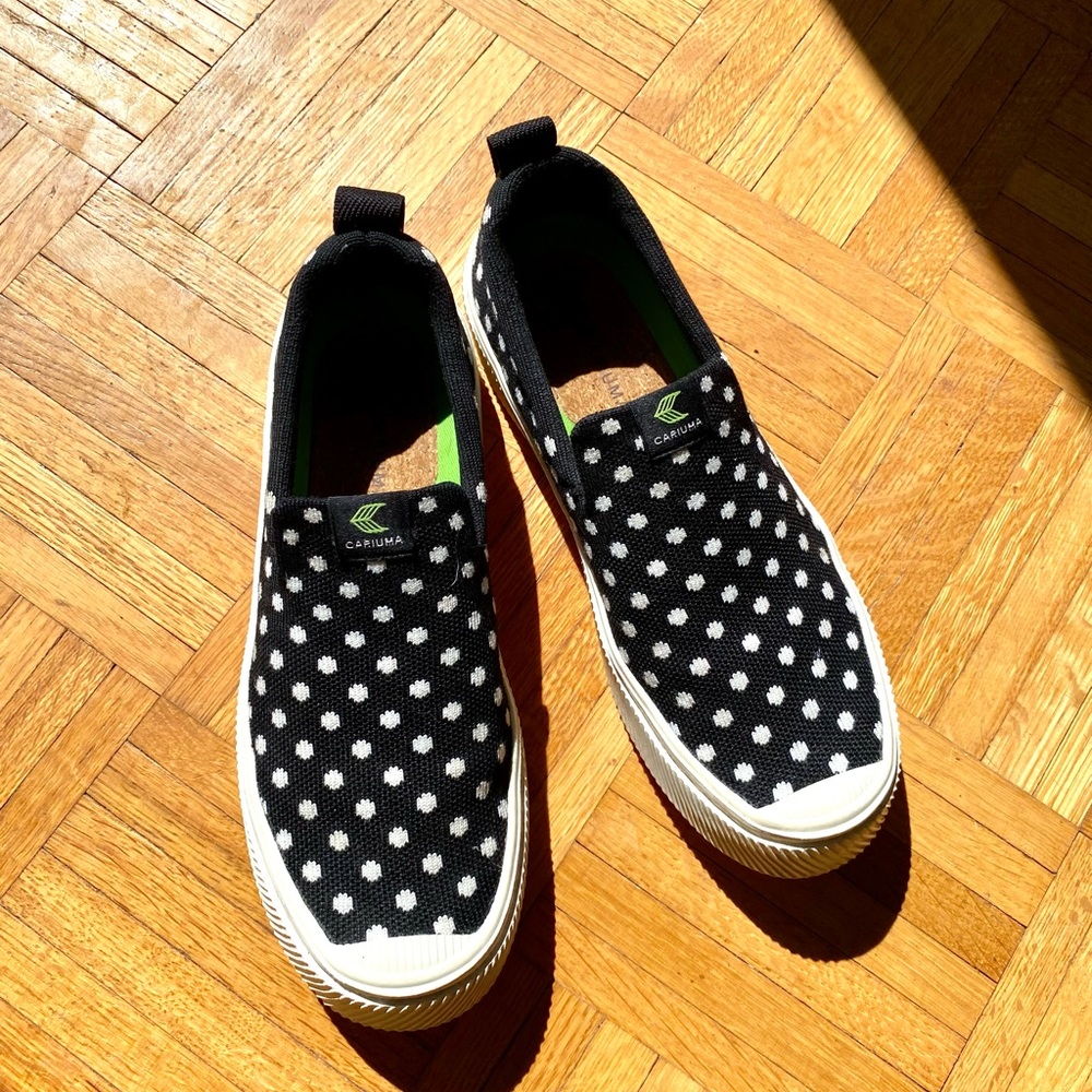 Cariuma Polka-Dot IBI Slip On Black & White, Womens 8 Sneakers, men’s 6.5, w box